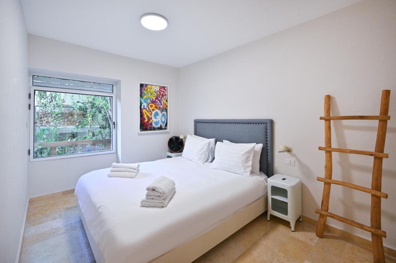 The 3br Library In Neve Tsedek By Holyguest Apartamento Tel Aviv